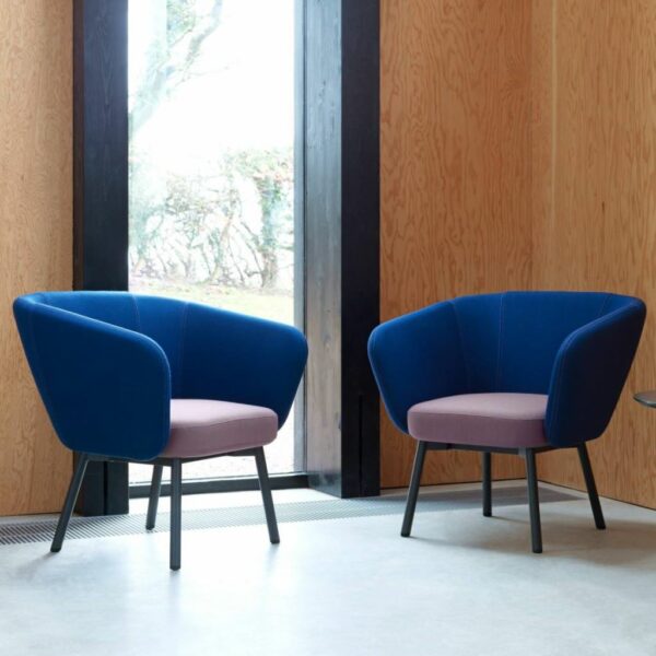 BILLO 4-Leg Armchair